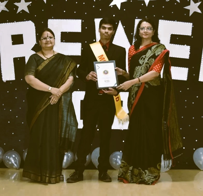 Award Ceremony - Best Focused Title